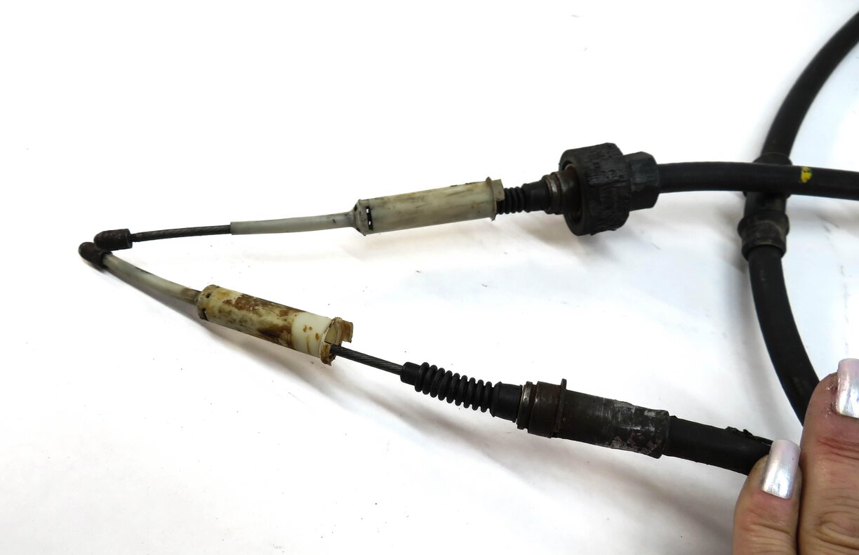 Thumbnail 4: 2012 RANGE ROVER SPORT (L320) EMERGENCY PARKING BRAKE ACTUATOR MOTOR w/ CABLES