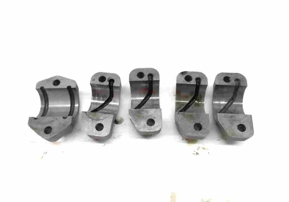 Thumbnail 5: 10-19 JAGUAR XF XJ XK RANGE ROVER SPORT - 5.0L INTAKE CAMSHAFT BEARING CAP SET