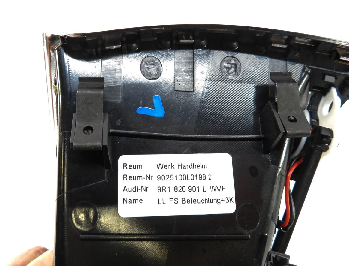 Thumbnail 5: 2014 AUDI Q5 (B8 8R) LEFT FRONT DRIVER OUTER DASH HEATER A/C AIR VENT