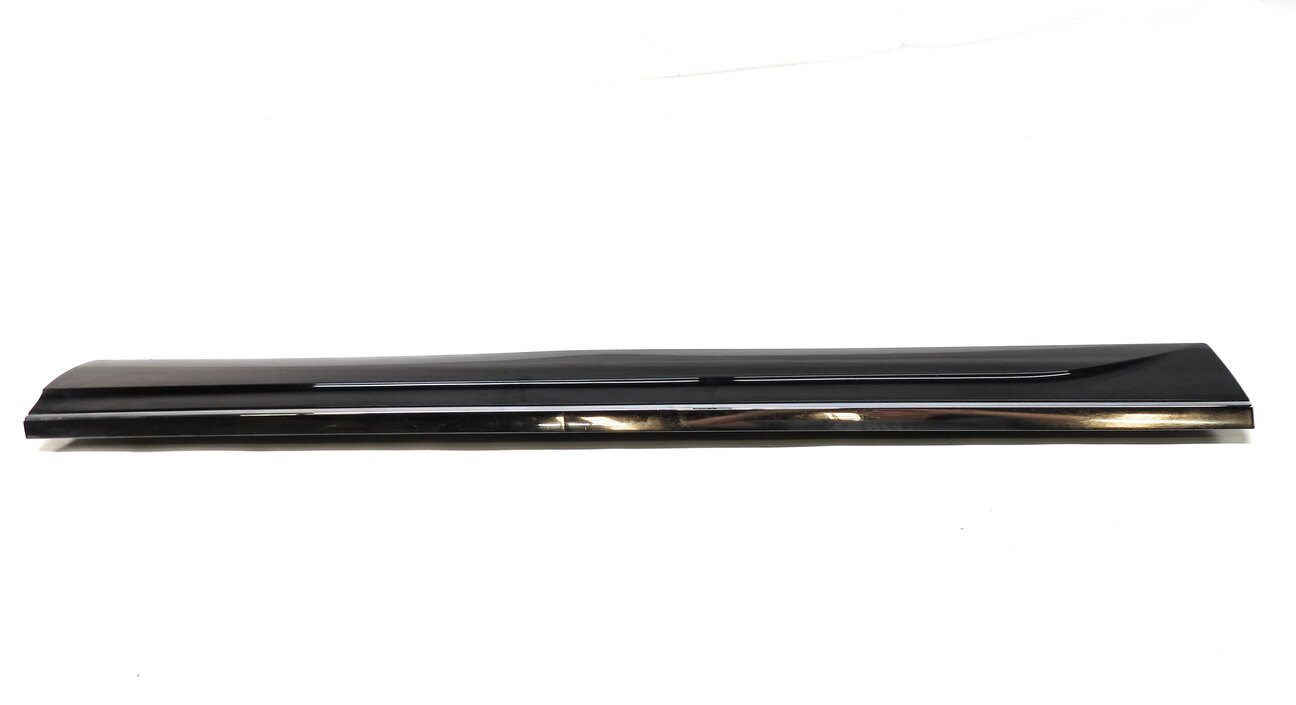 Thumbnail 2: 2014 AUDI Q5 (B8 8R) LEFT FRONT DRIVER DOOR LOWER MOULDING RUNNER TRIM (BLACK)