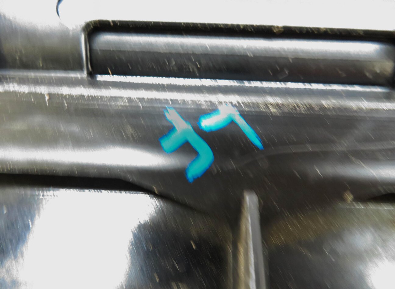 Thumbnail 6: 2014 AUDI Q5 (B8 8R) LEFT FRONT DRIVER DOOR LOWER MOULDING RUNNER TRIM (BLACK)