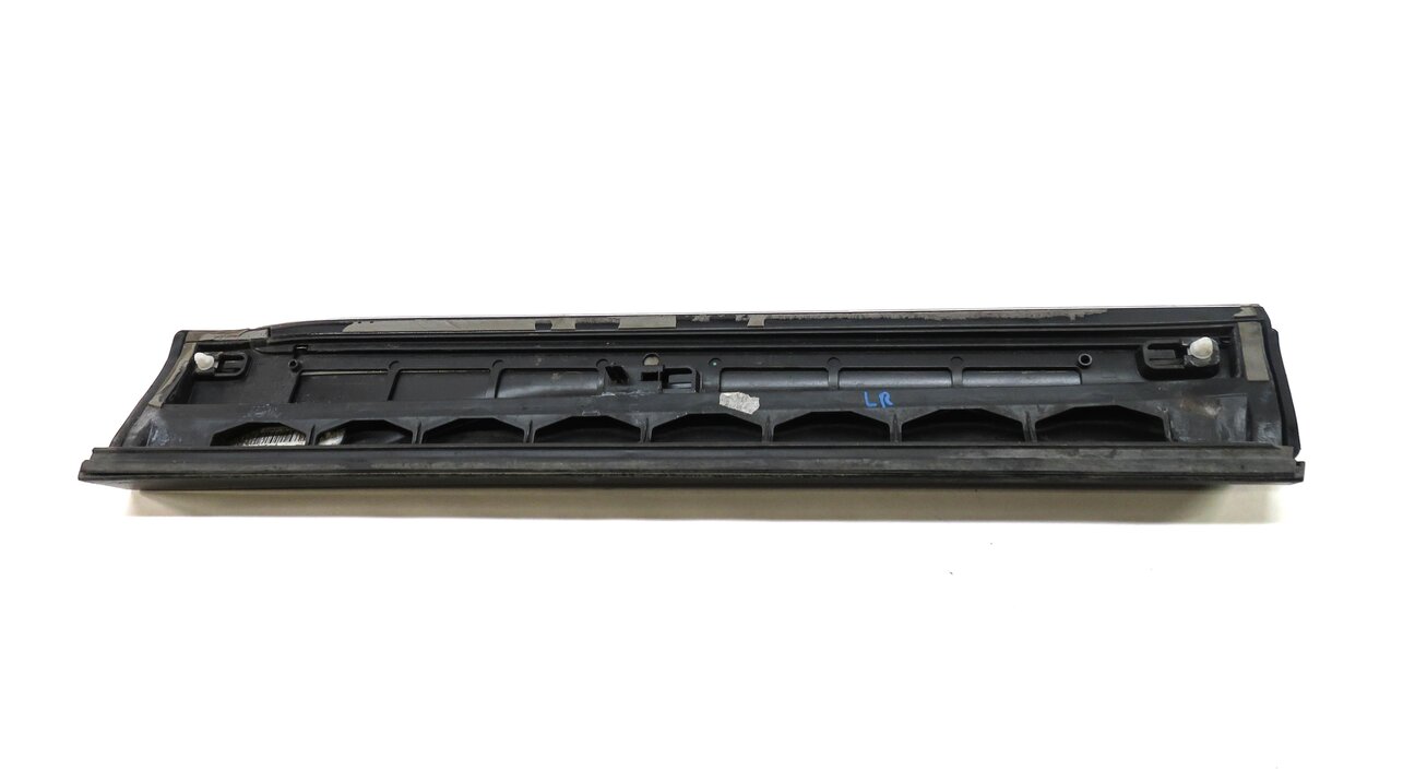 Thumbnail 5: 2014 AUDI Q5 (B8 8R) LEFT REAR DOOR LOWER MOULDING RUNNER TRIM (PHANTOM BLACK)