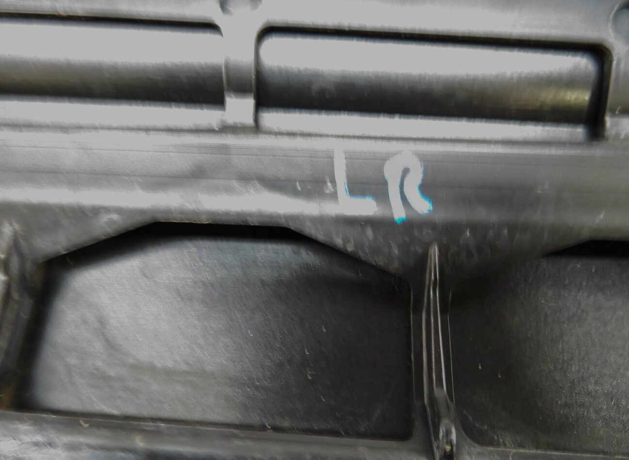 Thumbnail 6: 2014 AUDI Q5 (B8 8R) LEFT REAR DOOR LOWER MOULDING RUNNER TRIM (PHANTOM BLACK)