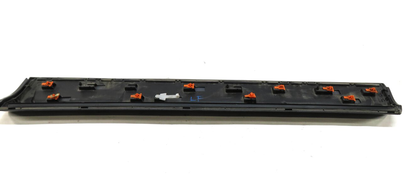 Thumbnail 4: 2015 AUDI Q7 (4L) LEFT FRONT DRIVER DOOR MOULDING RUNNER TRIM (DAYTONA GRAY)