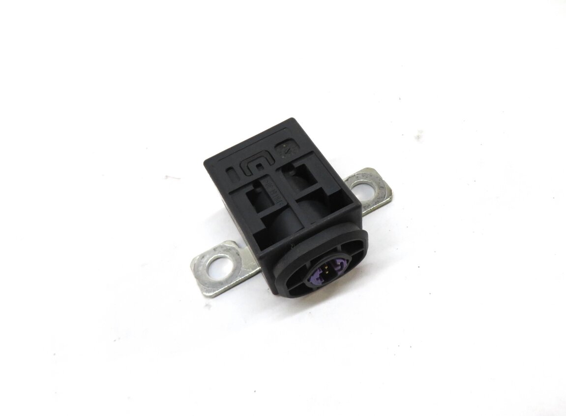 Thumbnail 1: 2015 AUDI Q7 (4L) BATTERY OVERLOAD PROTECTION SWITCH