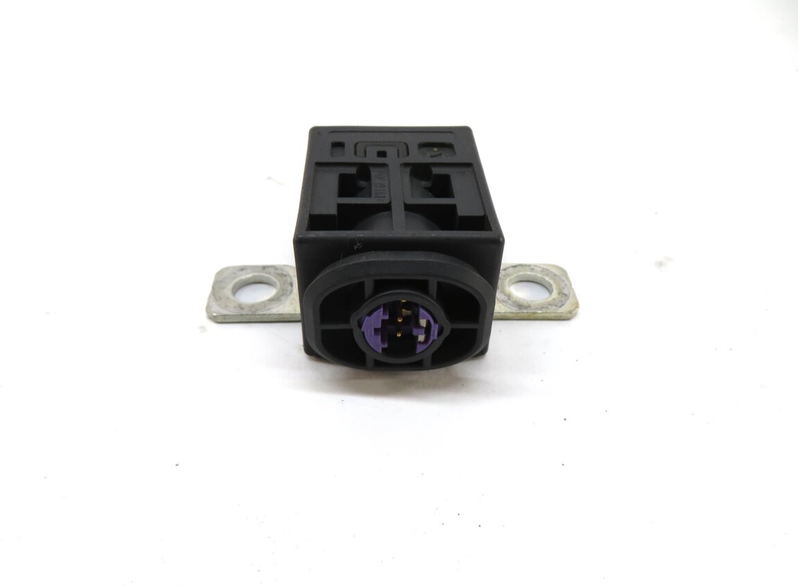 Thumbnail 2: 2015 AUDI Q7 (4L) BATTERY OVERLOAD PROTECTION SWITCH