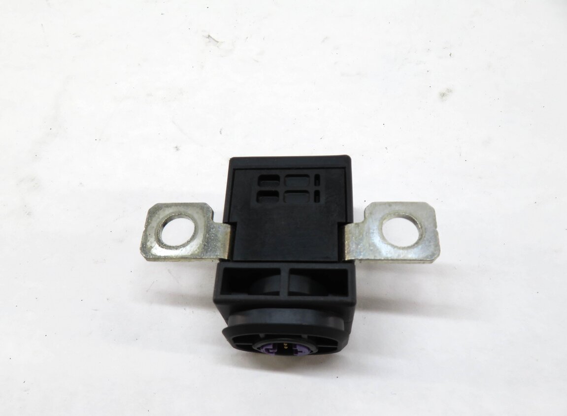 Thumbnail 3: 2015 AUDI Q7 (4L) BATTERY OVERLOAD PROTECTION SWITCH