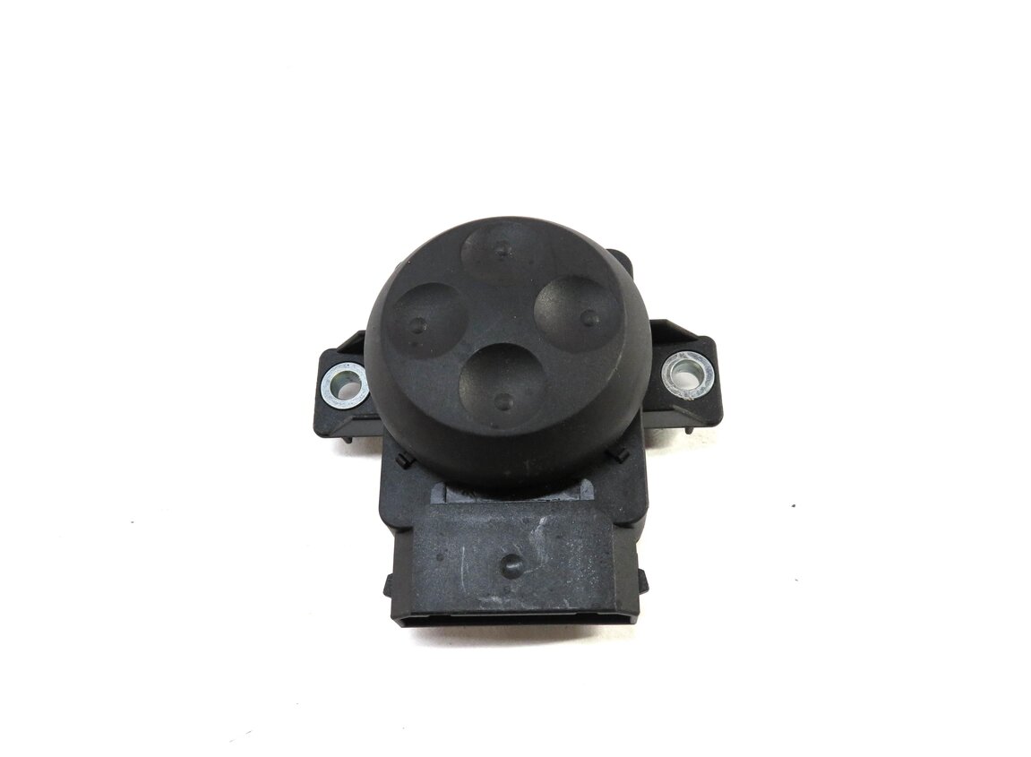Thumbnail 3: 2015 AUDI Q7 (4L) RIGHT FRONT PASSENGER SEAT ADJUST ADJUSTMENT SWTICH BUTTON
