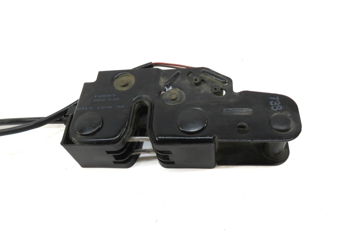 Thumbnail 4: 2015 AUDI Q7 (4L) FRONT LOWER HOOD LOCK LATCH STRIKER PLATE