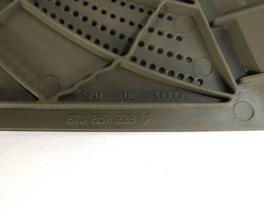 Thumbnail 6: 2011 AUDI A5 (B8 8T) CONVERTIBLE BANG & OLUFSEN AUDIO SPEAKER GRILLE TRIM SET