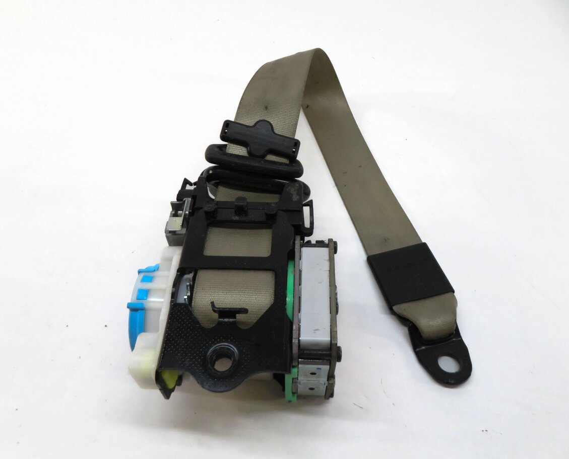 Thumbnail 3: 10-17 AUDI A5 S5 RS5 (B8 8T) CONVERTIBLE RIGHT FRONT SEATBELT RETRACTOR (BEIGE)