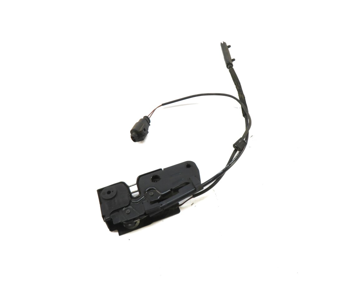 2011 AUDI A5 (B8 8T) FRONT LOWER HOOD LOCK LATCH STRIKER PLATE