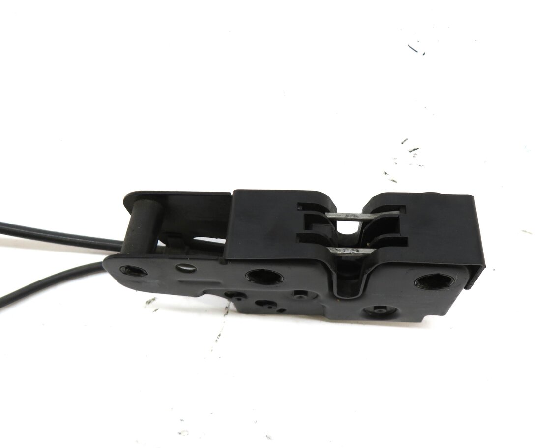 Thumbnail 4: 2011 AUDI A5 (B8 8T) FRONT LOWER HOOD LOCK LATCH STRIKER PLATE