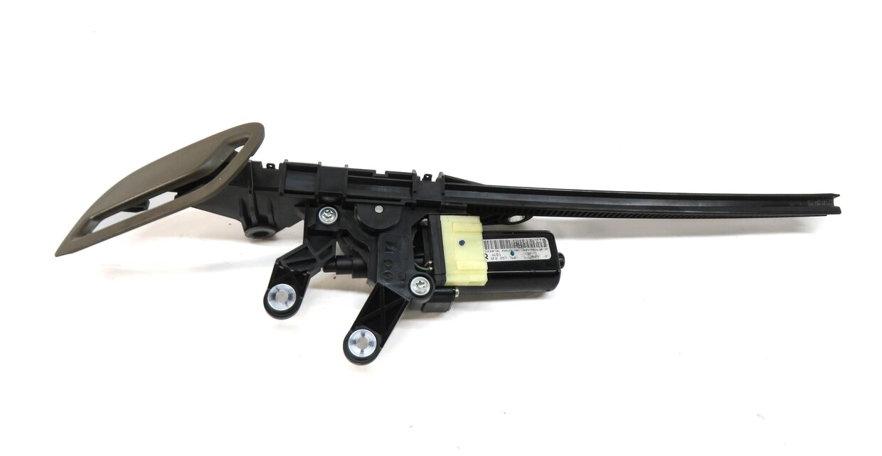 Thumbnail 2: 2011 AUDI A5 (B8 8T) RIGHT FRONT PASSENGER SEATBELT HANDOVER ARM w/ MOTOR
