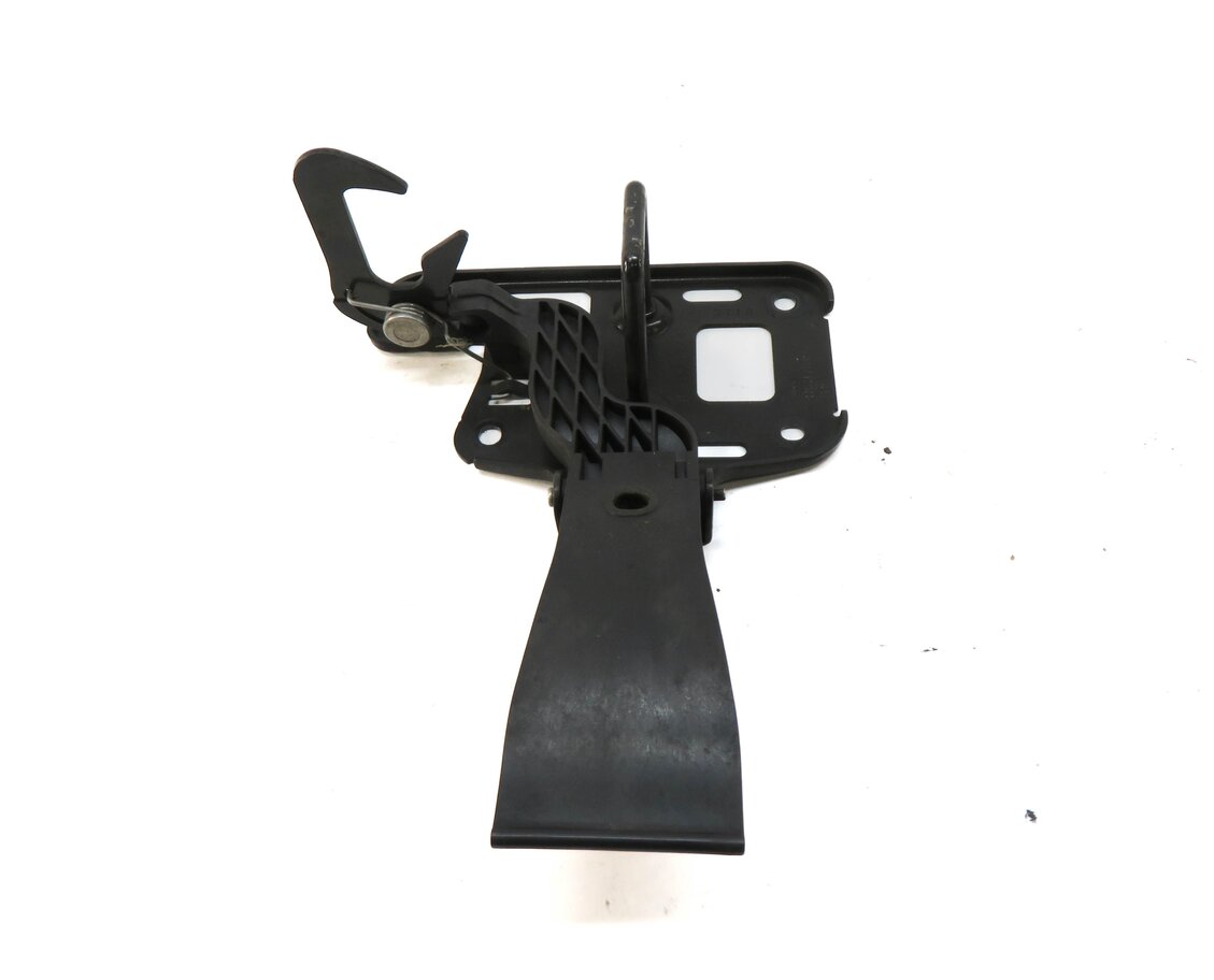 Thumbnail 3: 2011 AUDI A5 (B8 8T) FRONT HOOD SAFETY LATCH CATCH HOOK RELEASE LEVER HANDLE