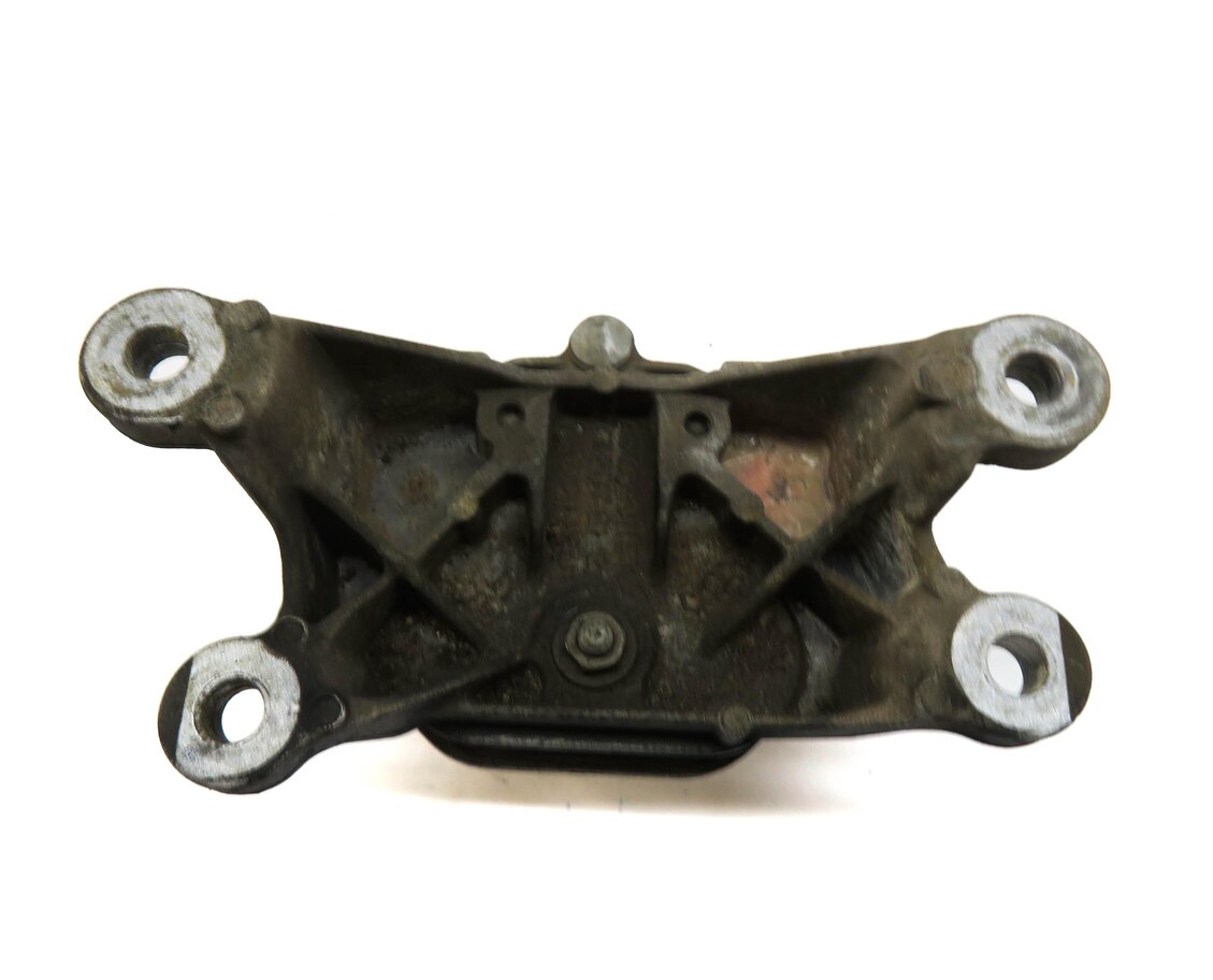 Thumbnail 4: 2011 AUDI A5 (B8 8T) TRANSMISSION MOUNT BRACKET