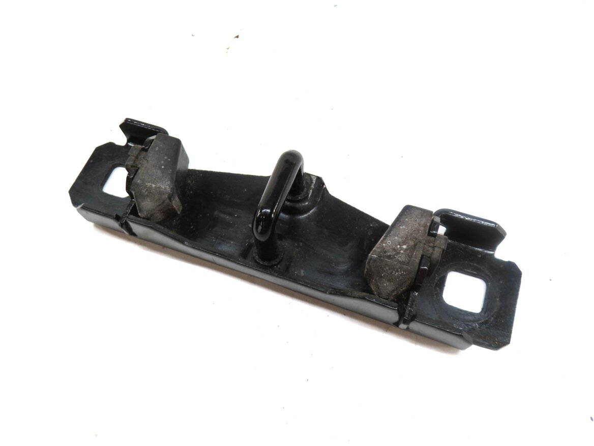 2012 RANGE ROVER SPORT (L320) REAR LOWER TRUNK LOCK LATCH STRIKER PLATE