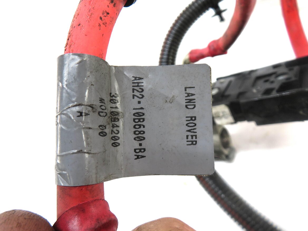 Thumbnail 4: 2012 RANGE ROVER SPORT (L320) POSITIVE BATTERY CABLE TERMINAL SRS
