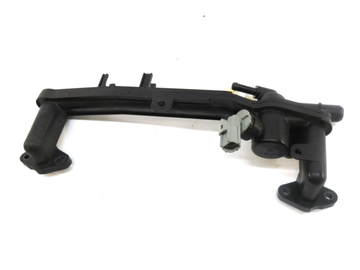 Thumbnail 4: 2012 RANGE ROVER SPORT (L320) 5.0L SUPERCHARGED ENGINE COOLANT CROSSOVER PIPE