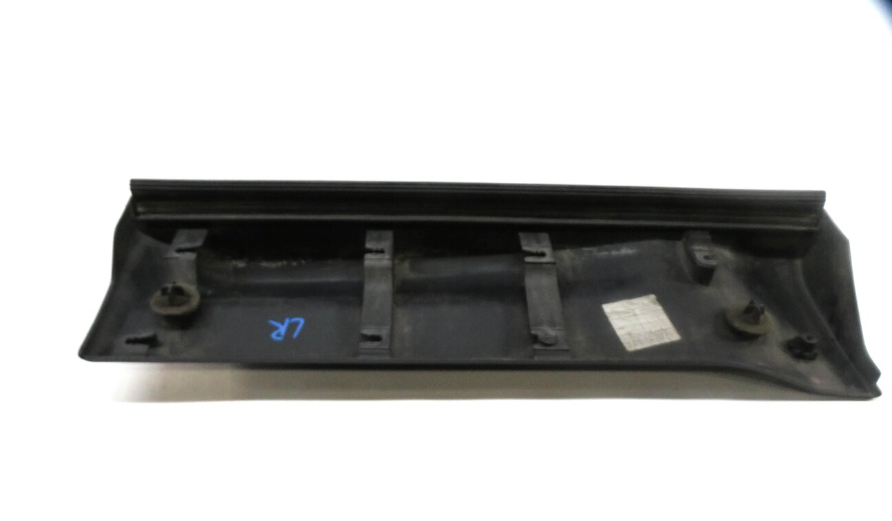 Thumbnail 5: 2012 RANGE ROVER SPORT (L320) LEFT REAR DOOR RUNNER TRIM MOULDING STRIP