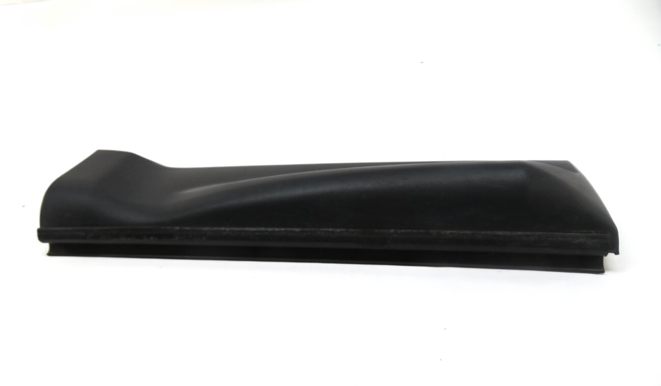 Thumbnail 2: 2012 RANGE ROVER SPORT (L320) RIGHT REAR DOOR RUNNER TRIM MOULDING STRIP