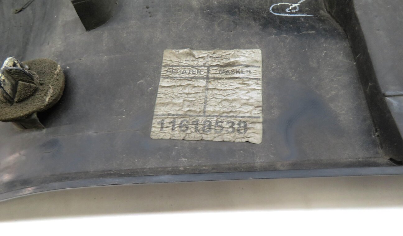 Thumbnail 7: 2012 RANGE ROVER SPORT (L320) RIGHT REAR DOOR RUNNER TRIM MOULDING STRIP