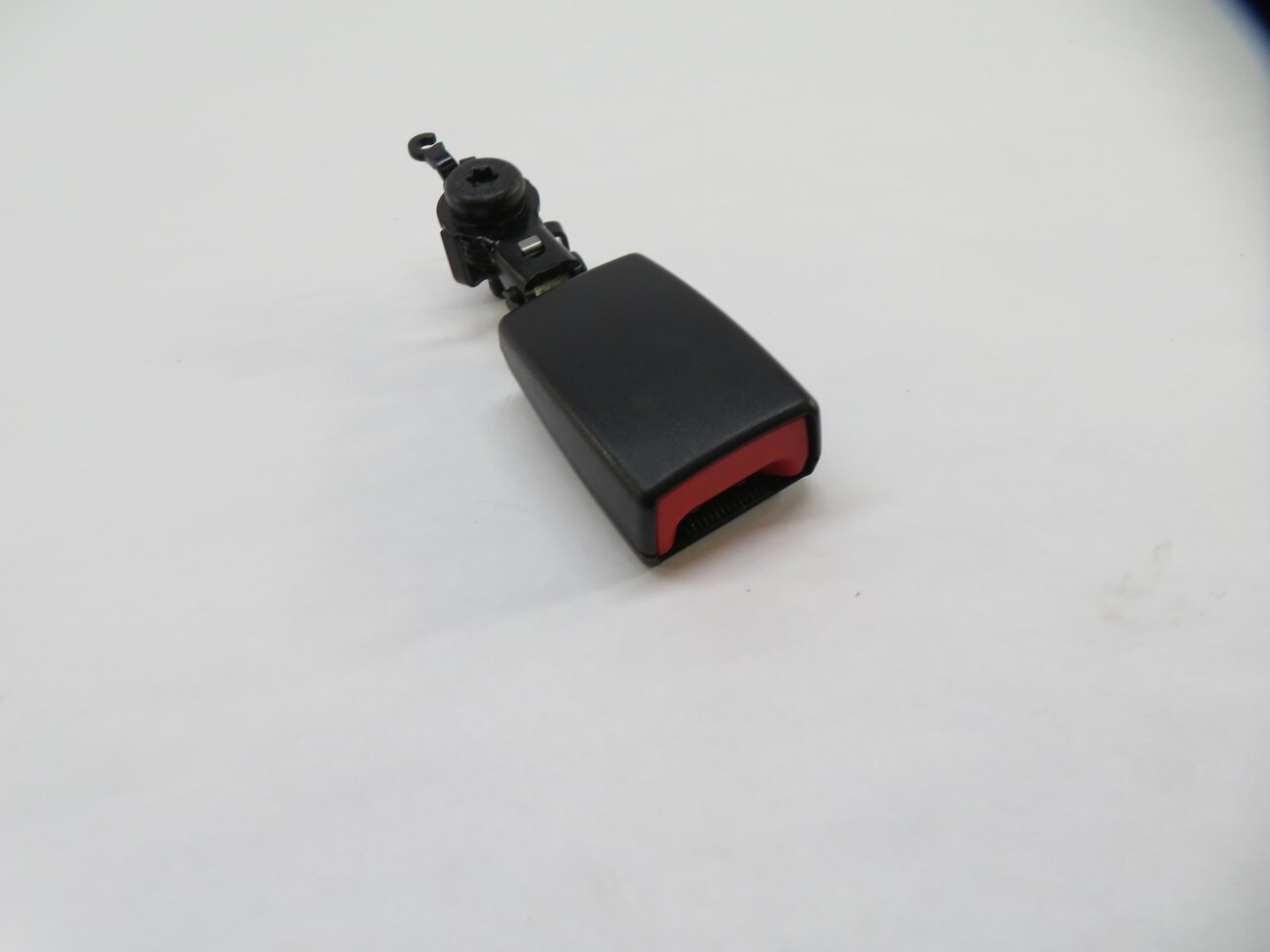 2012 RANGE ROVER SPORT (L320) REAR 2nd ROW SEAT RIGHT SEATBELT BUCKLE RECEIVER
