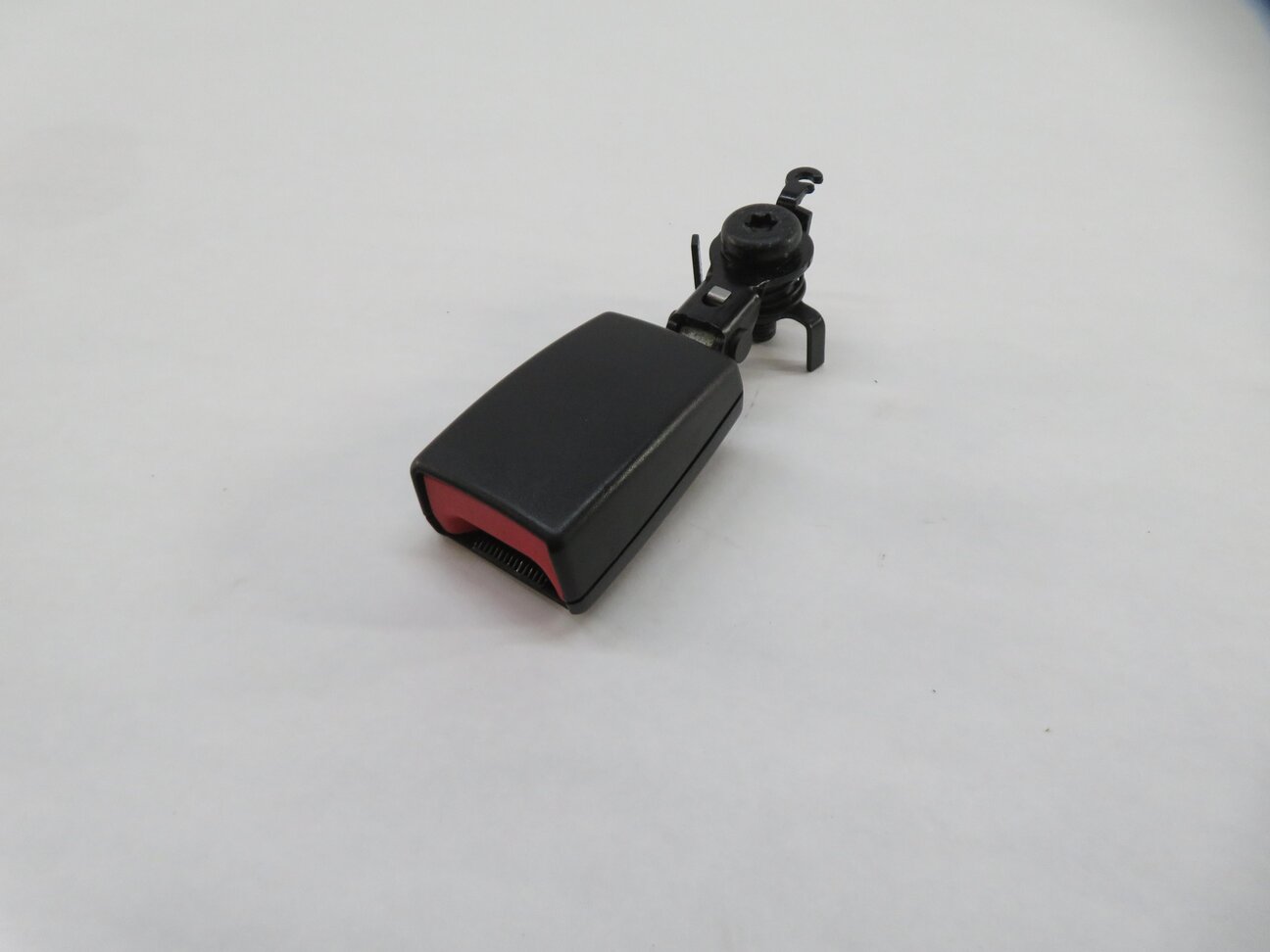 Thumbnail 2: 2012 RANGE ROVER SPORT (L320) REAR 2nd ROW SEAT RIGHT SEATBELT BUCKLE RECEIVER