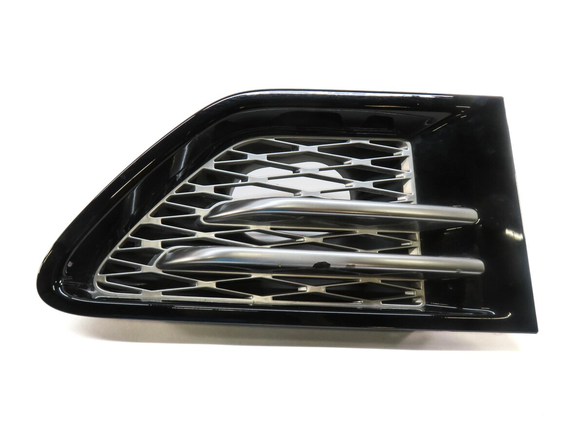 Thumbnail 3: 2012 RANGE ROVER SPORT (L320) RIGHT FRONT PASSENGER FENDER GRILLE TRIM (BLACK)