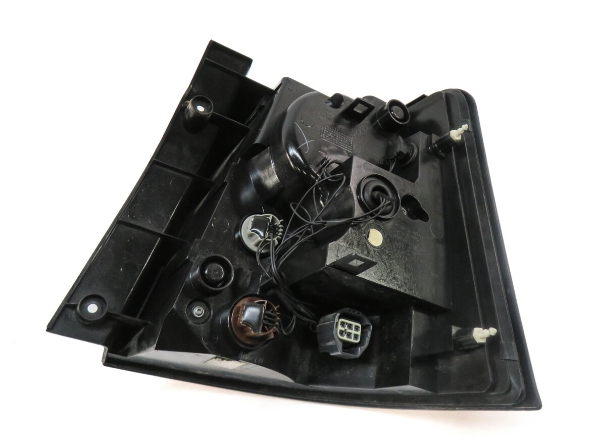 Thumbnail 5: 2012-2013 RANGE ROVER SPORT (L320) LEFT DRIVER REAR TAILLIGHT BRAKE LIGHT LAMP