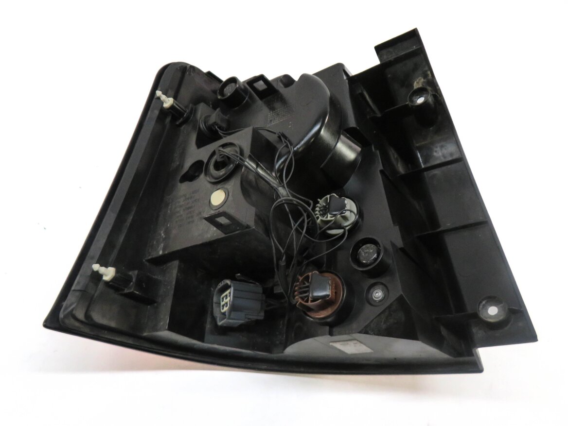 Thumbnail 5: 12-13 RANGE ROVER SPORT (L320) RIGHT PASSENGER REAR TAILLIGHT BRAKE LIGHT LAMP