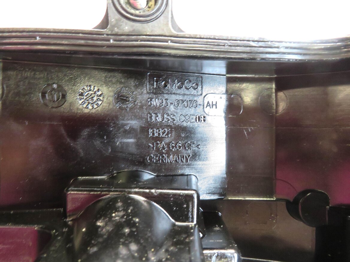 Thumbnail 5: 10-18 RANGE ROVER SPORT (L320 L322 L494 L405) 5.0L V8 - RIGHT ENGINE VALVE COVER