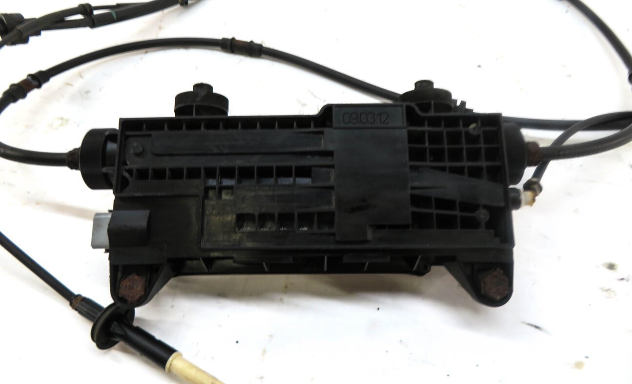 Thumbnail 5: 2012 RANGE ROVER SPORT (L320) EMERGENCY PARKING BRAKE ACTUATOR MOTOR w/ CABLES