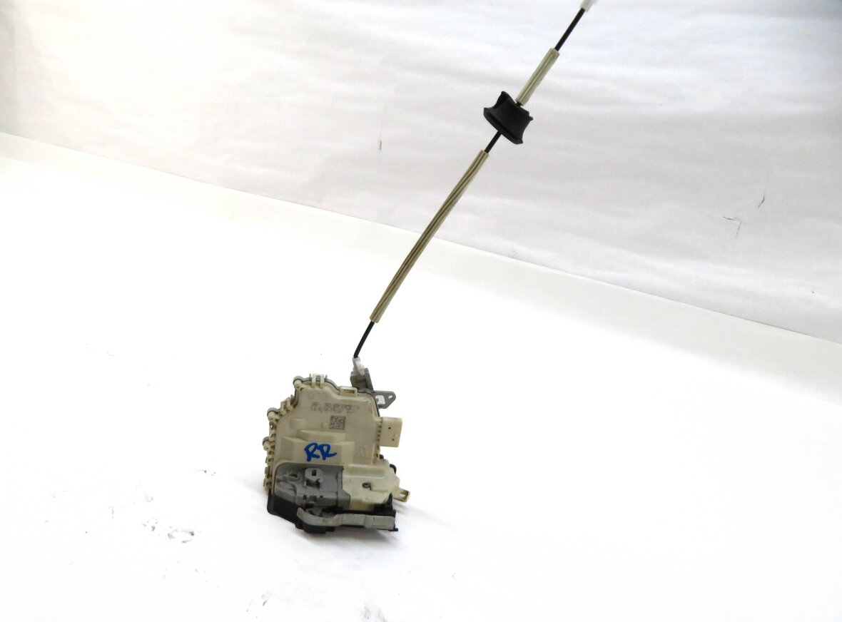 Thumbnail 2: 10-18 AUDI A3 A4 A8 Q3 Q5 S3 S4 SQ5 S8 (B8 D4 4H 8K 8R 8V) RIGHT REAR DOOR LATCH