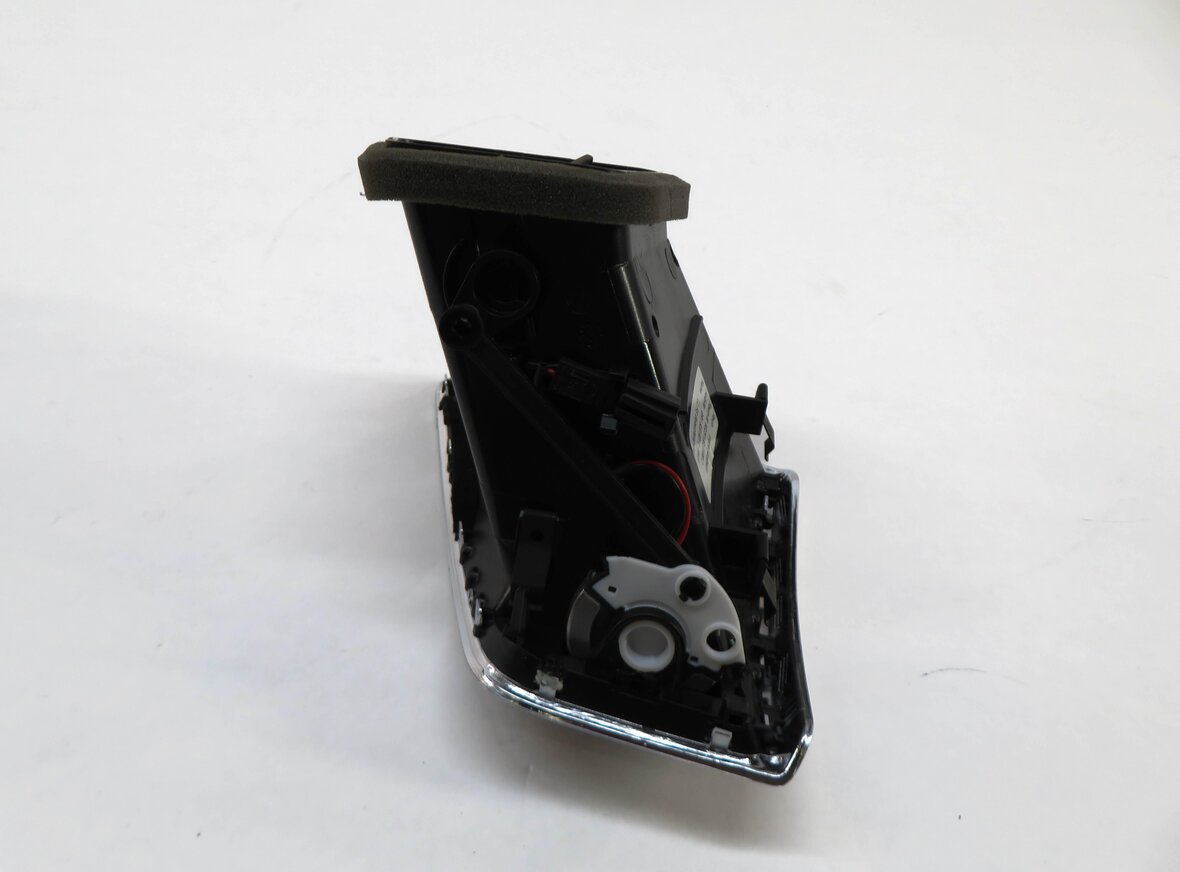 Thumbnail 4: 2014 AUDI Q5 (B8 8R) LEFT FRONT DRIVER DASH HEATER A/C AIR VENT