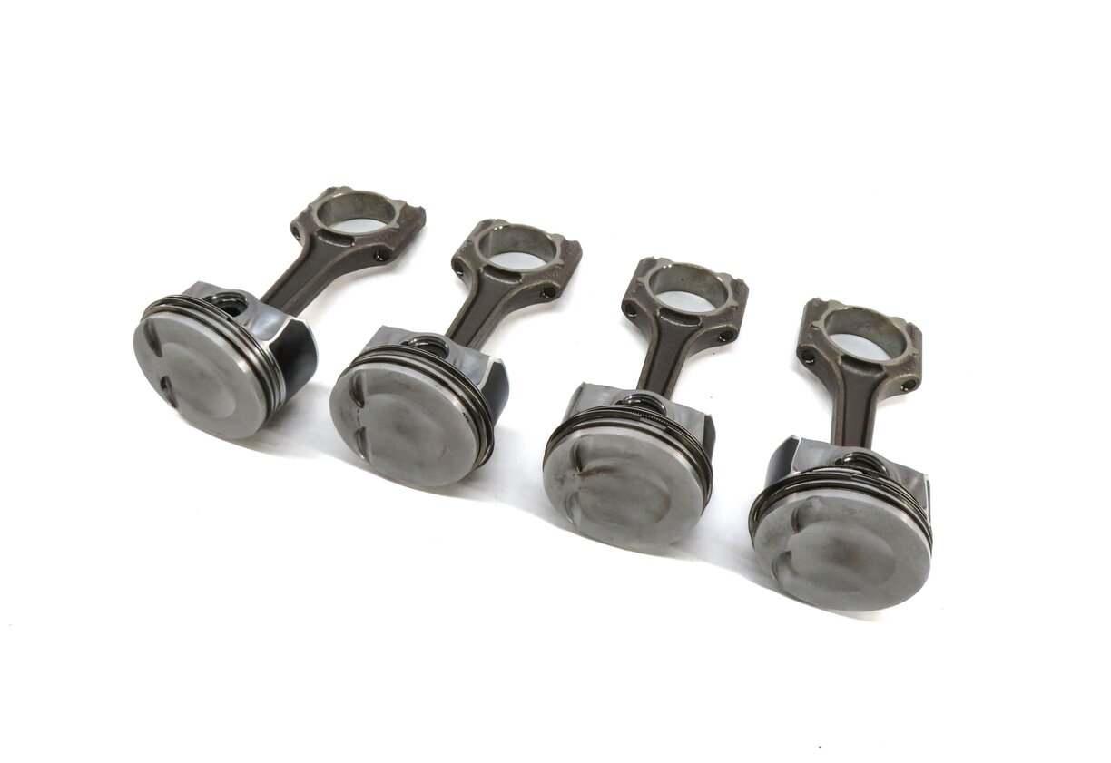 11-18 VW / AUDI A3 A4 A5 A6 Q5 TT (8P 8K 8T 8R 4G8 C7 MK2) 2.0L TURBO PISTON SET