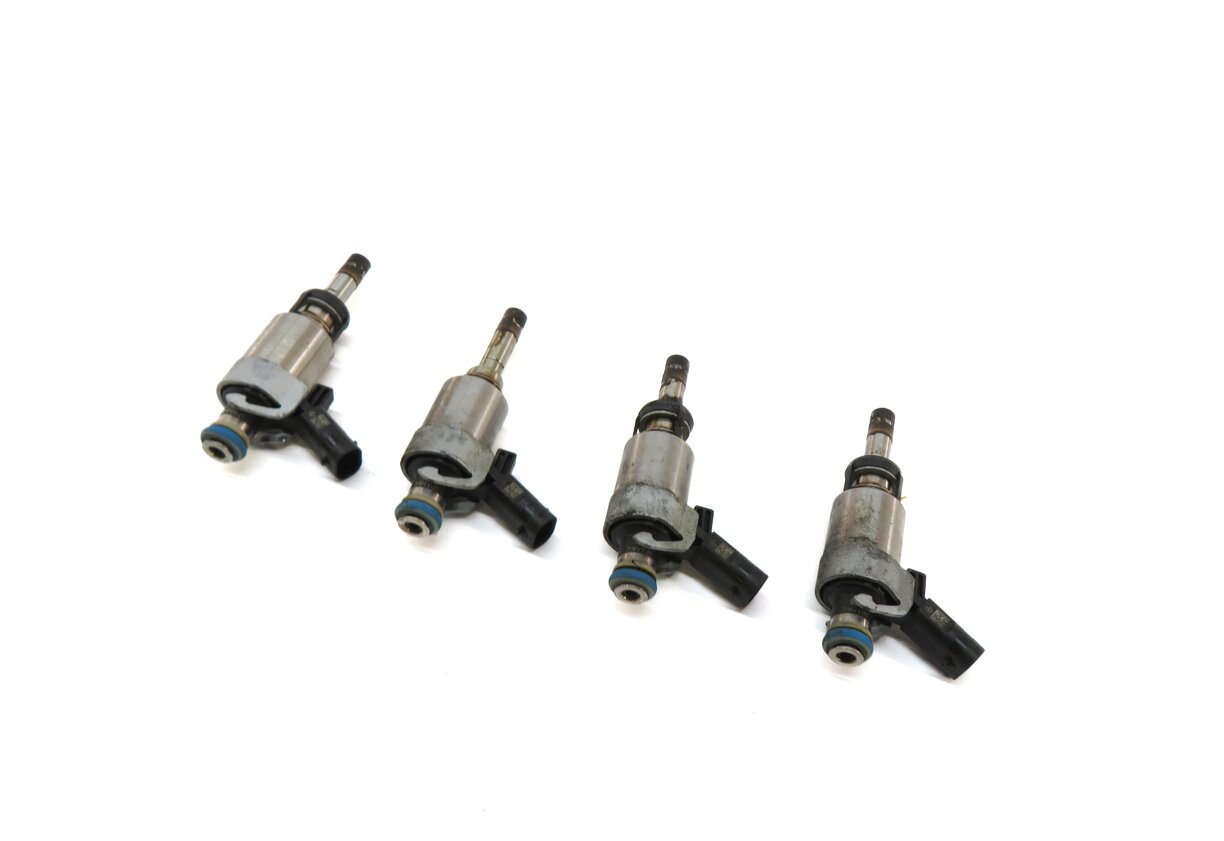 08-17 AUDI A3 A4 A5 A6 Q5 TT (8P B8 8K 8T 8R MK2 C7) 2.0L FSI FUEL INJECTOR SET