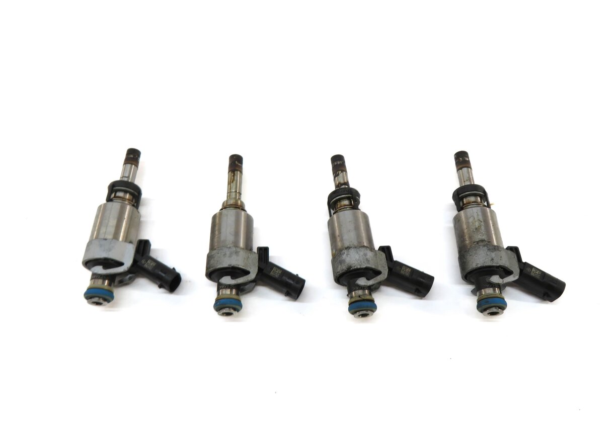 Thumbnail 2: 08-17 AUDI A3 A4 A5 A6 Q5 TT (8P B8 8K 8T 8R MK2 C7) 2.0L FSI FUEL INJECTOR SET