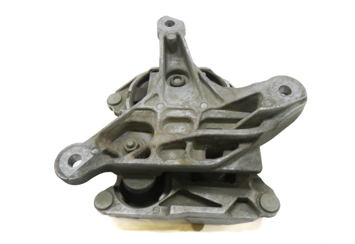 Thumbnail 3: 2013 AUDI A6 (C7) 2.0L CAEB TURBO ENGINE TRANSMISSION MOUNT BRACKET