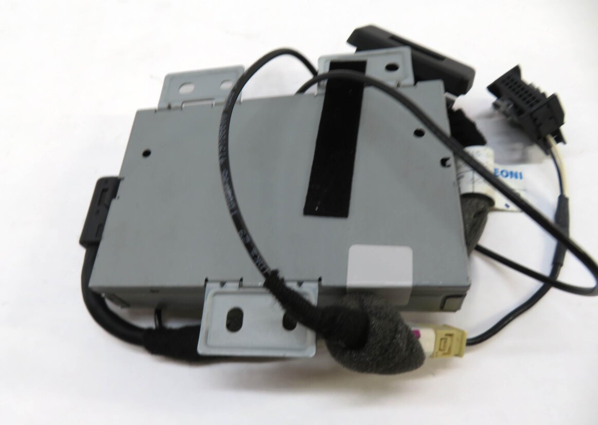 Thumbnail 3: 09-13 MERCEDES B C CL E G GL ML R SLK (W207 W212 W164 X164) iPOD CONTROL MODULE