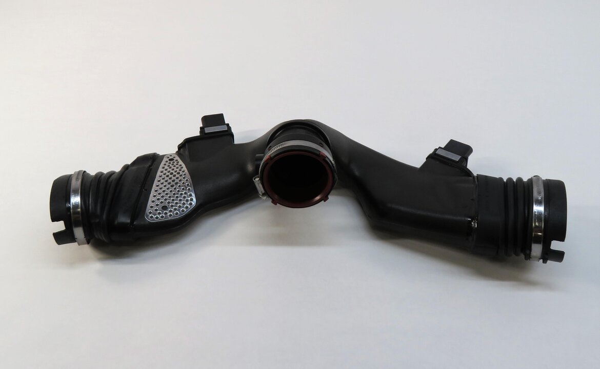 Thumbnail 4: 2010 MERCEDES ML350 (W164) 3.0L OM642 DIESEL ENGINE AIR INTAKE DUCT w/ SENSORS