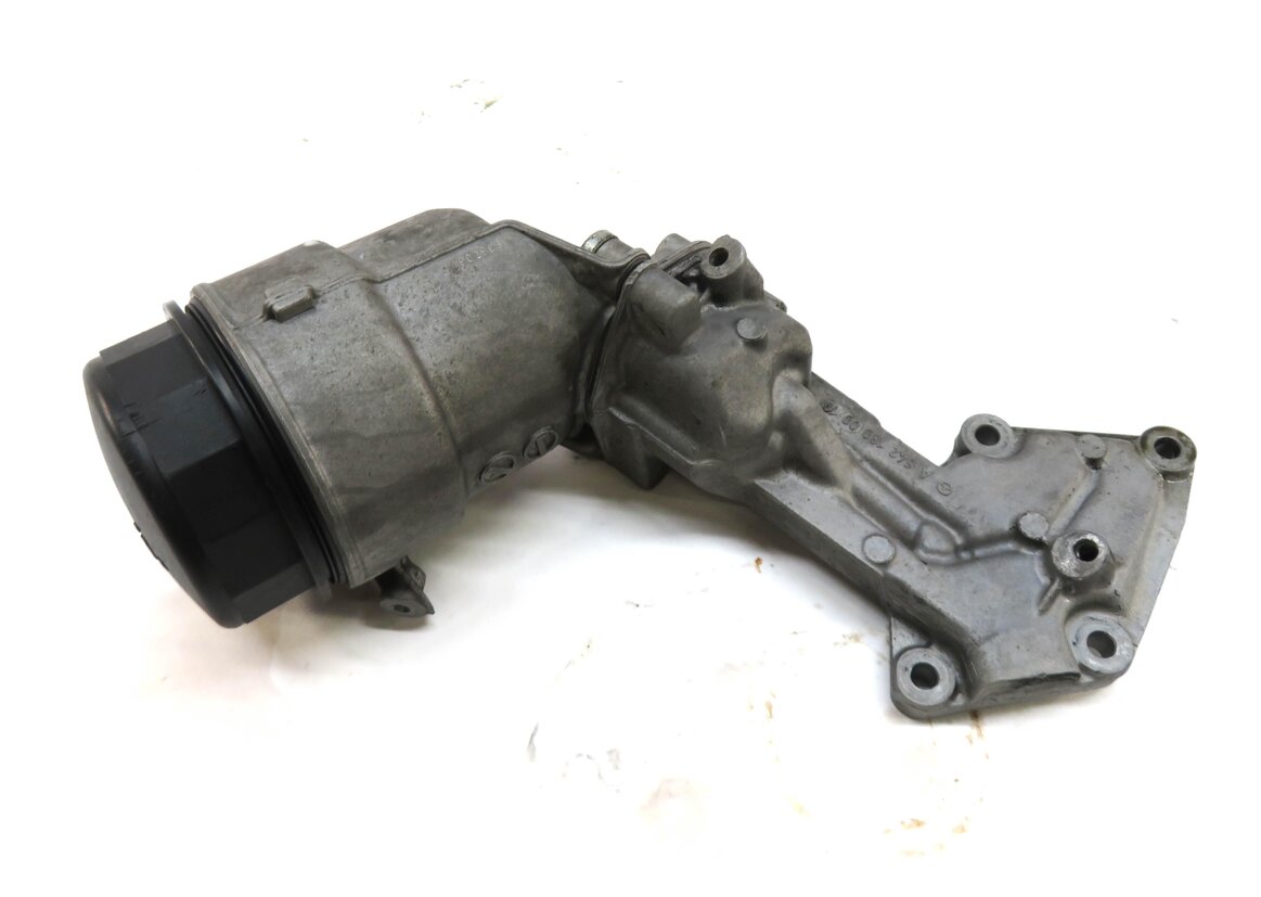 Thumbnail 3: 2010 MERCEDES ML350 (W164) 3.0L OM642 DIESEL ENGINE OIL FILTER HOUSING w/ CAP