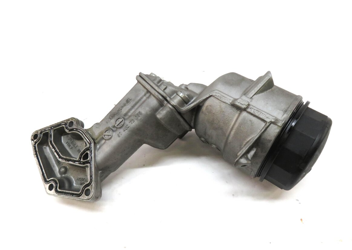 Thumbnail 4: 2010 MERCEDES ML350 (W164) 3.0L OM642 DIESEL ENGINE OIL FILTER HOUSING w/ CAP