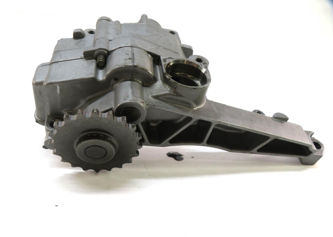 Thumbnail 2: 2010 MERCEDES ML350 (W164) 3.0L OM642 DIESEL ENGINE OIL PUMP