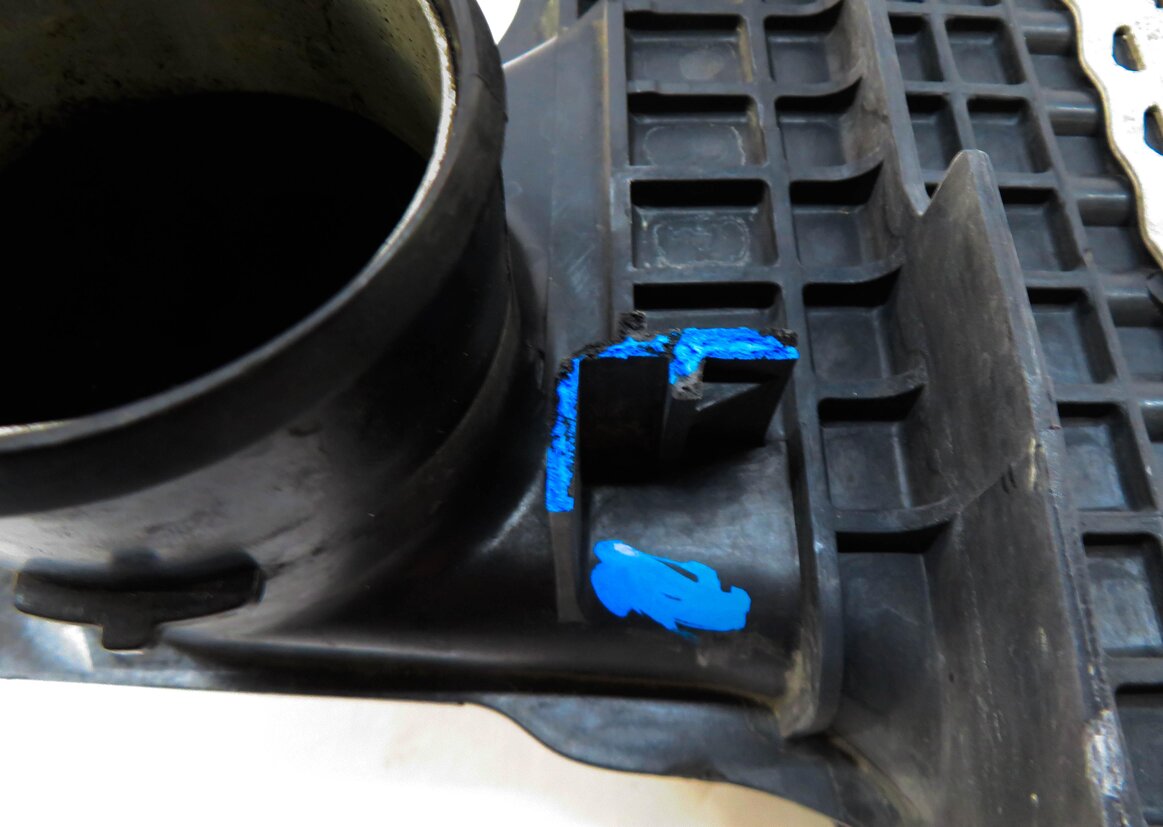 Thumbnail 5: 07-13 MERCEDES ML R CLASS (W164 W251) 3.0L OM642 DIESEL TURBOCHARGER INTERCOOLER