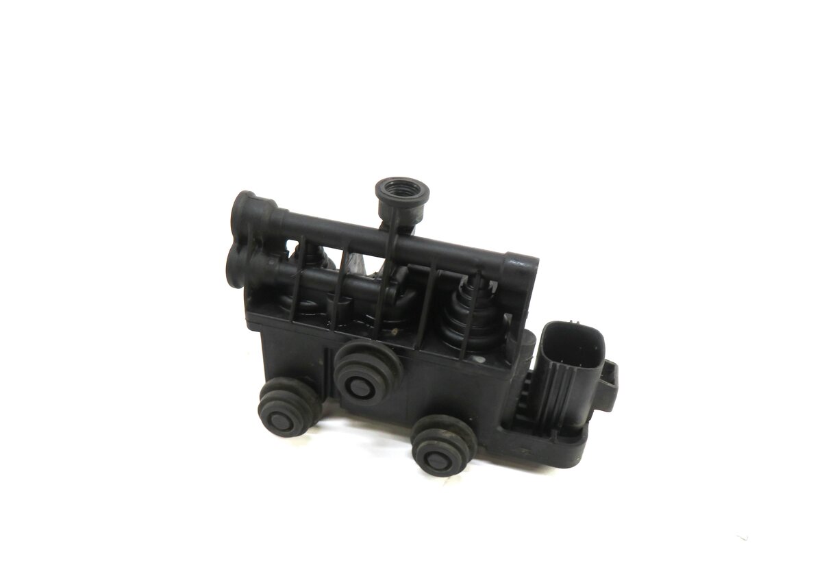2006 RANGE ROVER (L322) AIR SUSPENSION AIR TRANSFER VALVE BLOCK
