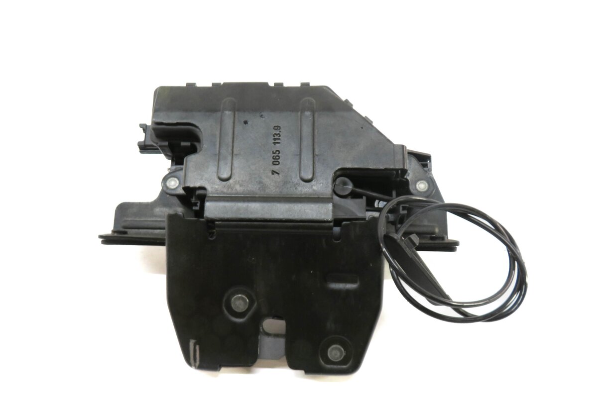 Thumbnail 4: 2006 RANGE ROVER (L322) REAR TRUNK LOCK LATCH ACTUATOR