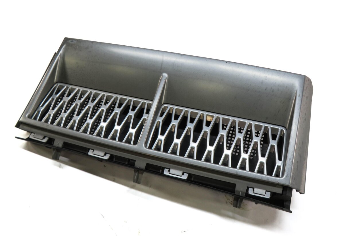 2006 RANGE ROVER (L322) RIGHT FRONT PASSENGER FENDER AIR VENT GRILLE TRIM