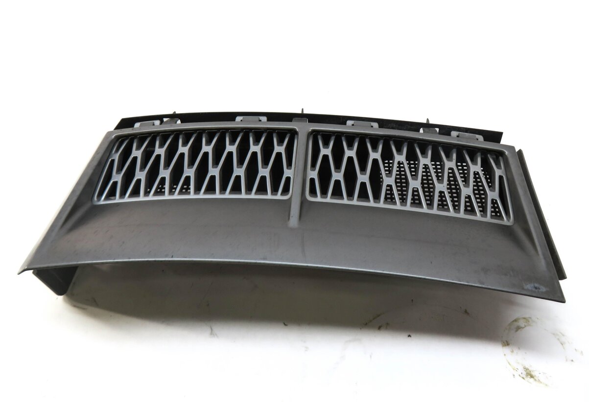 Thumbnail 3: 2006 RANGE ROVER (L322) RIGHT FRONT PASSENGER FENDER AIR VENT GRILLE TRIM