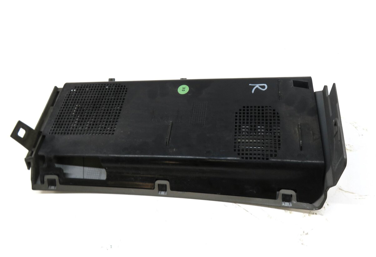 Thumbnail 4: 2006 RANGE ROVER (L322) RIGHT FRONT PASSENGER FENDER AIR VENT GRILLE TRIM